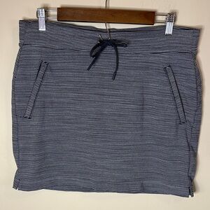 Athleta Medium Navy and White Striped Drawstring Skort - 17.5” Hip to hem
